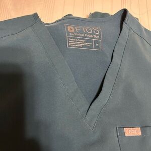 Figs Women's V-Neck Scrub Top - Deep Blue